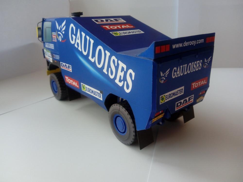 DAF CF 75 FAV Dakar 2004 (Plná velikost v novém okně) DAF CF 75 FAV Dakar 2004