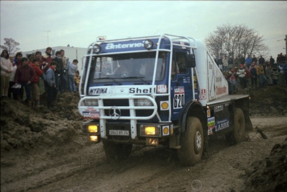 Mercedes - Benz 1936AK Dakar 1985 (Pln� velikost v nov�m okn�) Mercedes - Benz 1936AK Dakar 1985
