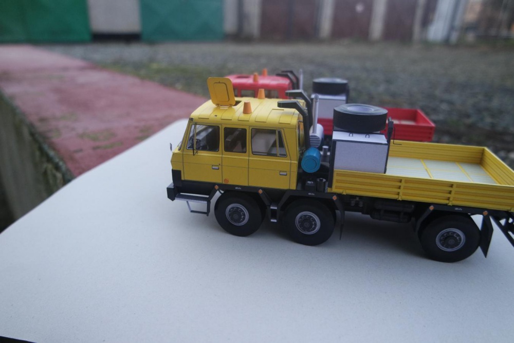 367335