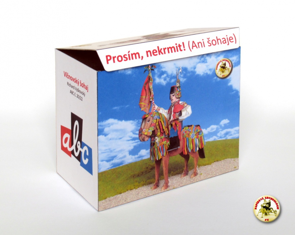Krojované figurky R. Vykovského (Plná velikost v novém okně) Krojované figurky R. Vykovského