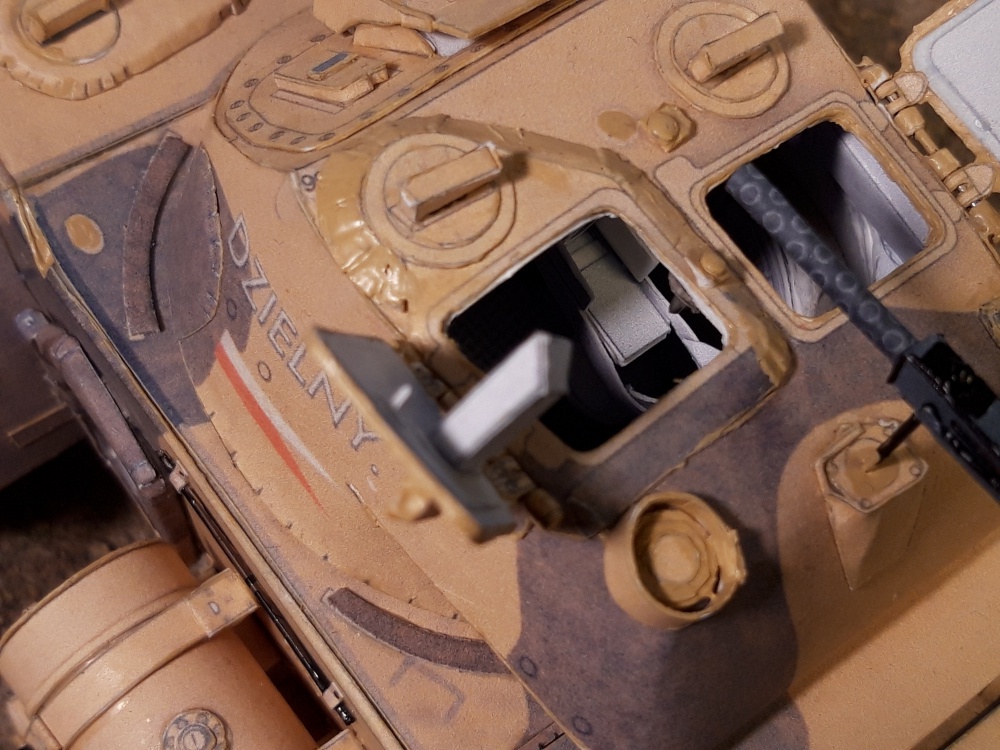 367493
