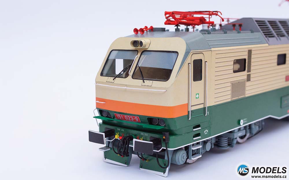 391693