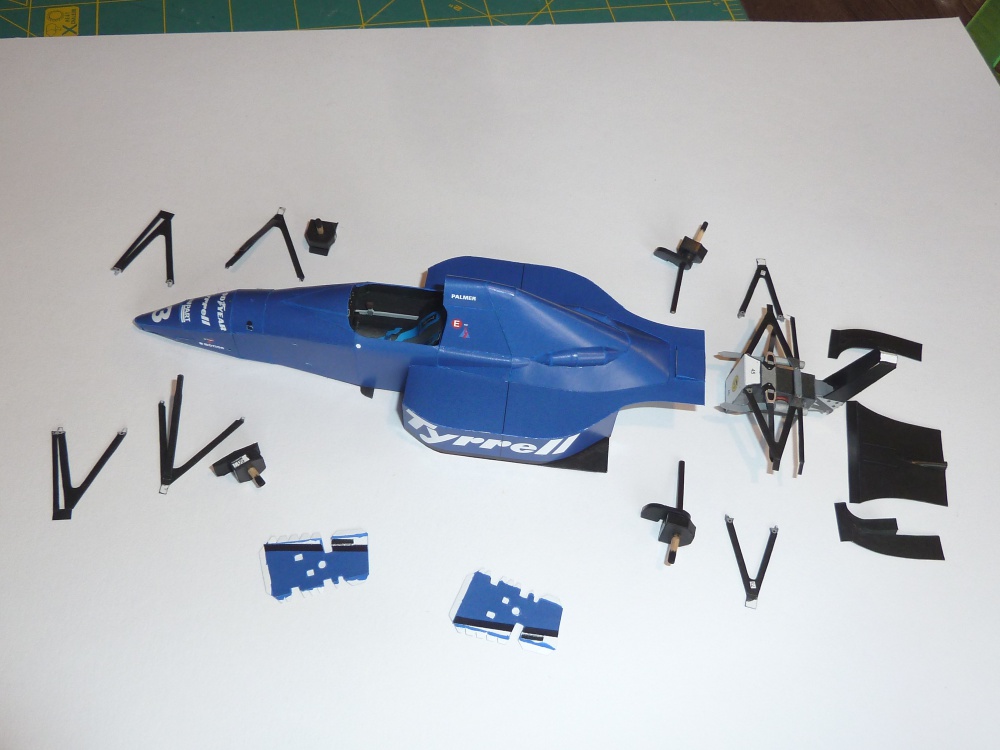 Tyrrell 018 (1989; Palmer) (Plná velikost v novém okně) Tyrrell 018 (1989; Palmer)