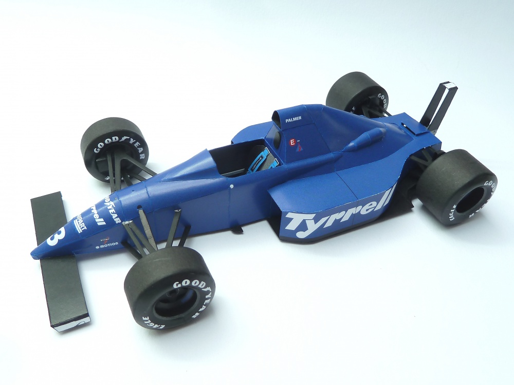 Tyrrell 018 (1989; Palmer)
