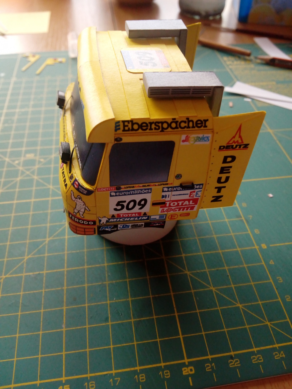 368458