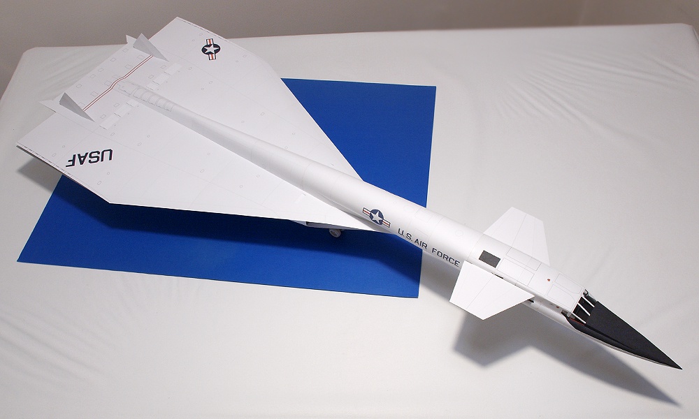 North American XB-70 Valkyrie (Plná velikost v novém okně) North American XB-70 Valkyrie