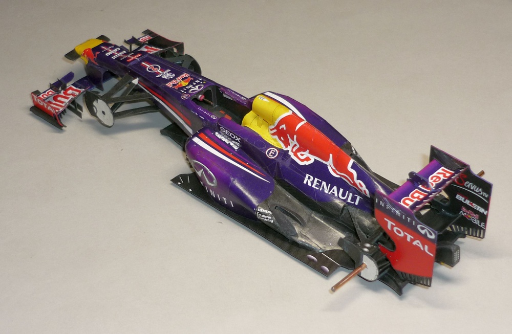 Red Bull RB9 - Mark Webber - GP Malajsie 2013 (Plná velikost v novém okně) Red Bull RB9 - Mark Webber - GP Malajsie 2013