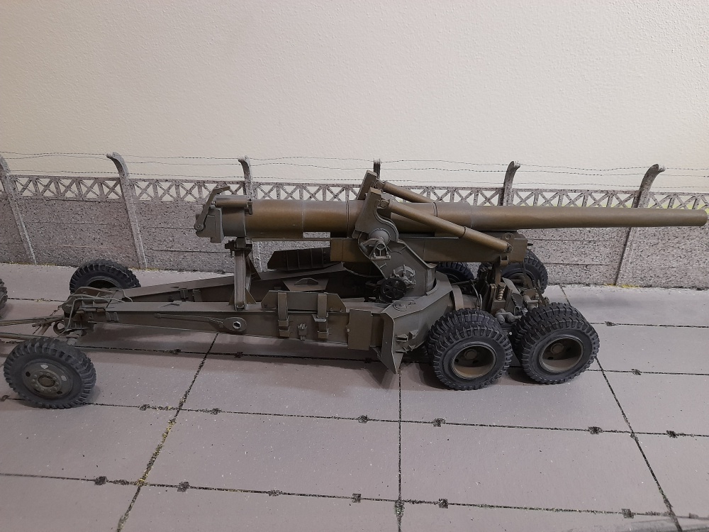 M4 + 155 mm Long Tom (Plná velikost v novém okně) M4 + 155 mm Long Tom
