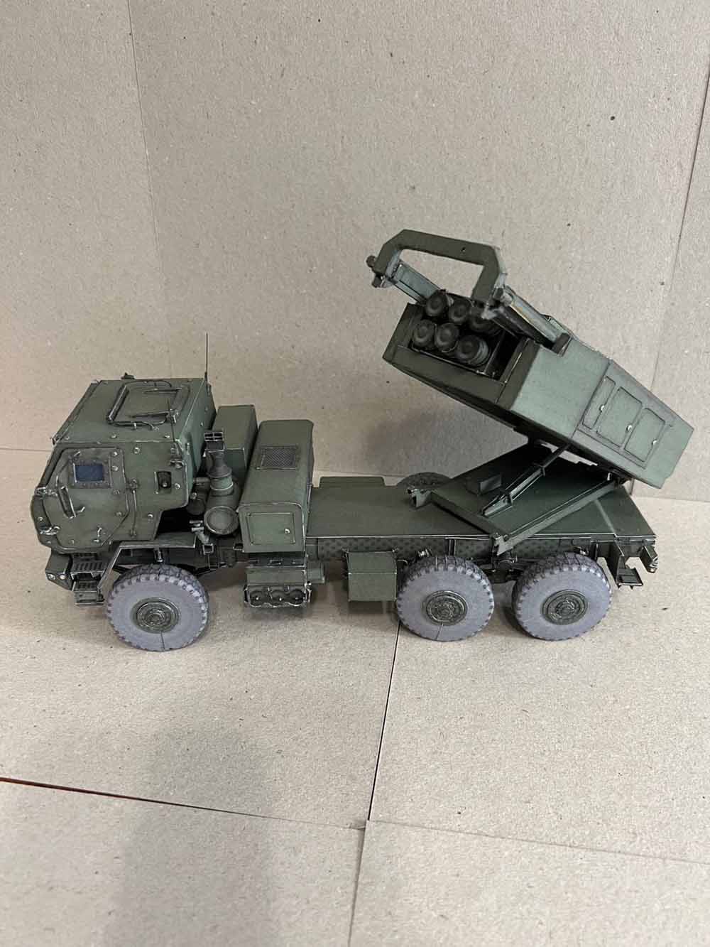 412118