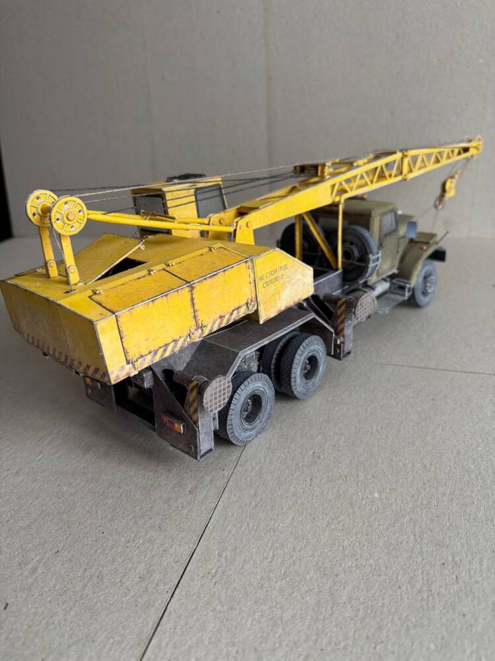 438220
