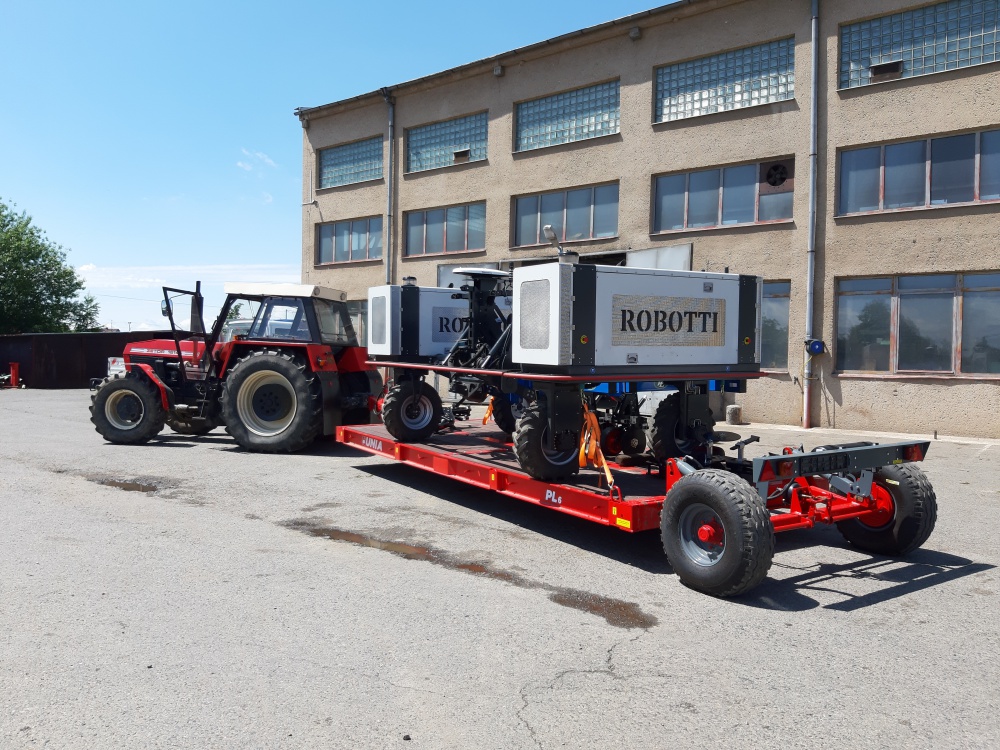 Zetor 8011 (Plná velikost v novém okně) Zetor 8011