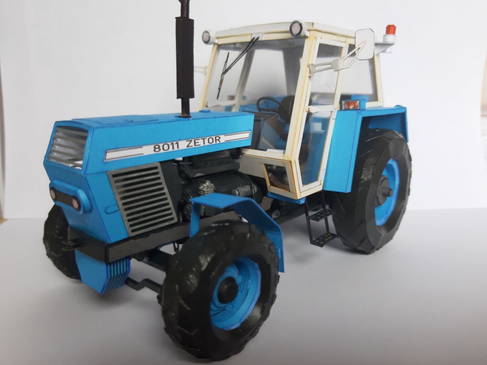 Zetor 8011 (Plná velikost v novém okně) Zetor 8011