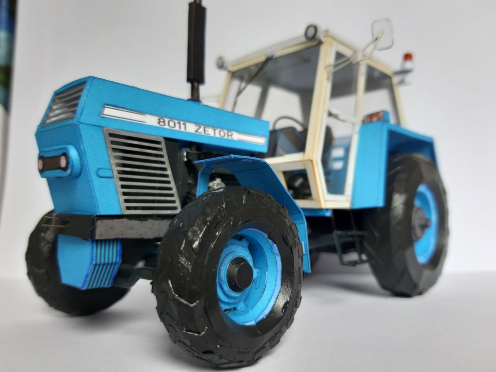 Zetor 8011 (Plná velikost v novém okně) Zetor 8011