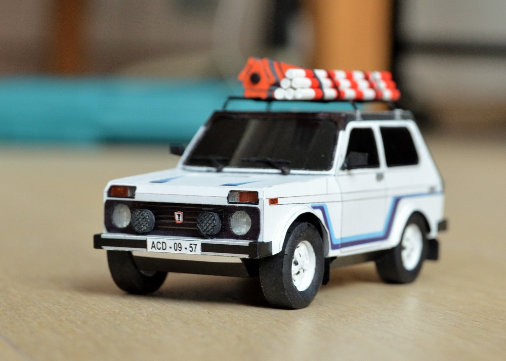 Lada 4x4 Niva N�v�t�vn�ci 1:32