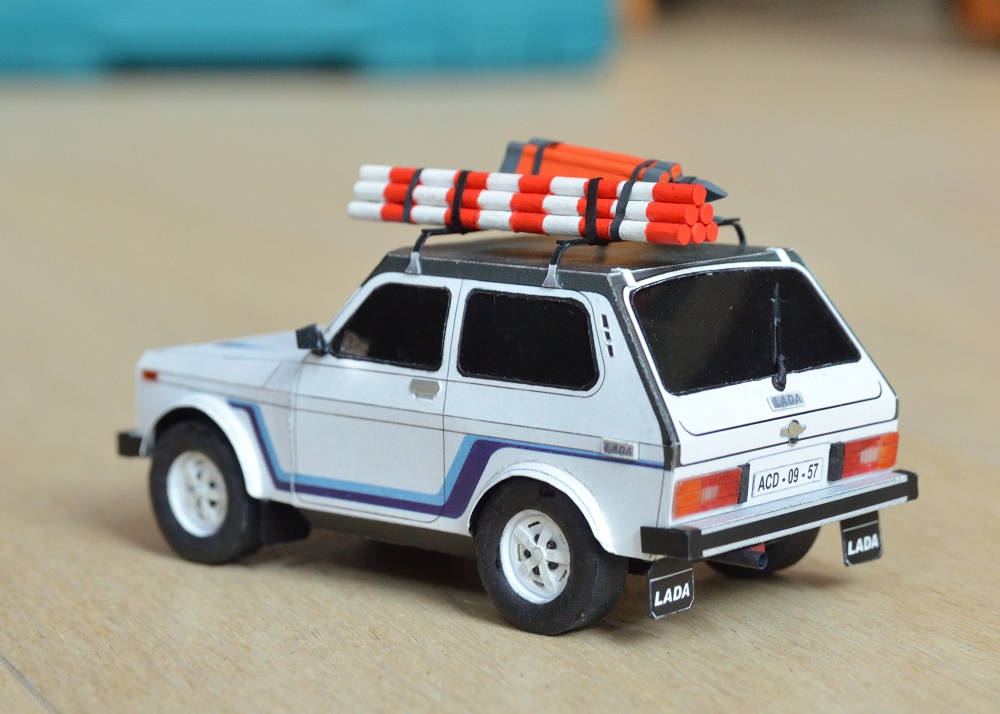 Lada 4x4 Niva Návtěvníci 1:32 (Plná velikost v novém okně) Lada 4x4 Niva Návtěvníci 1:32