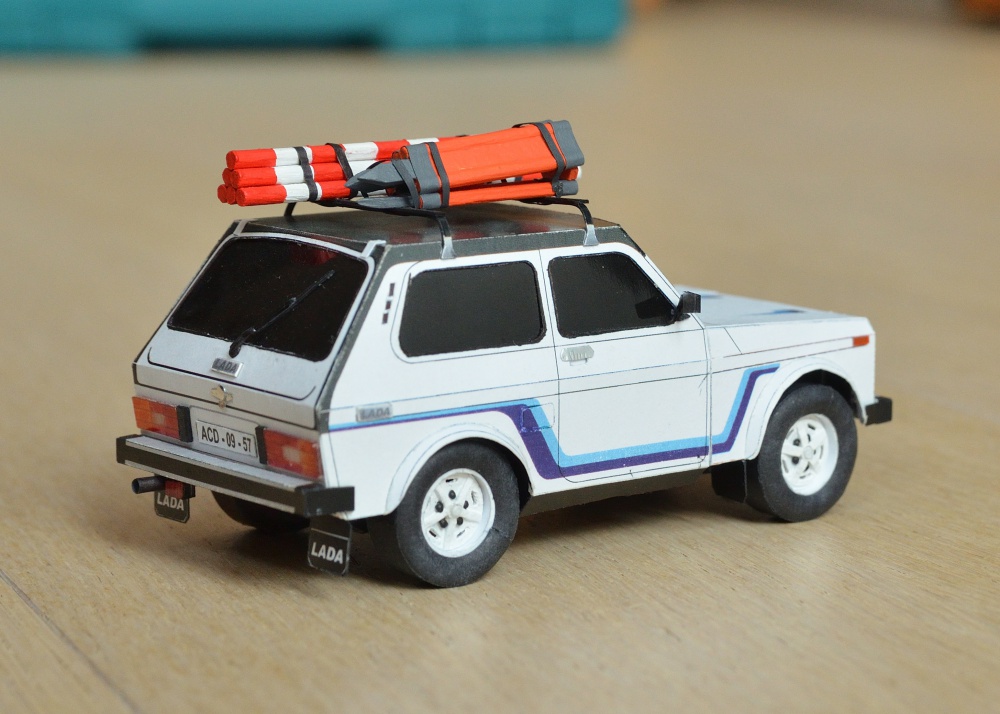 Lada 4x4 Niva Návtěvníci 1:32 (Plná velikost v novém okně) Lada 4x4 Niva Návtěvníci 1:32