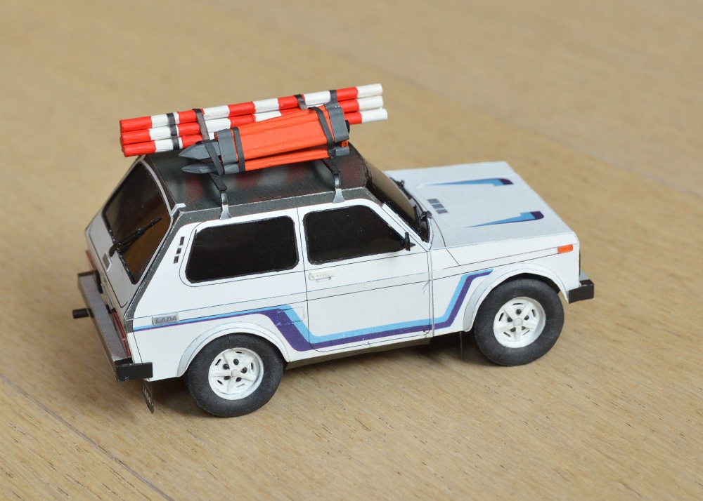 Lada 4x4 Niva Návtěvníci 1:32 (Plná velikost v novém okně) Lada 4x4 Niva Návtěvníci 1:32