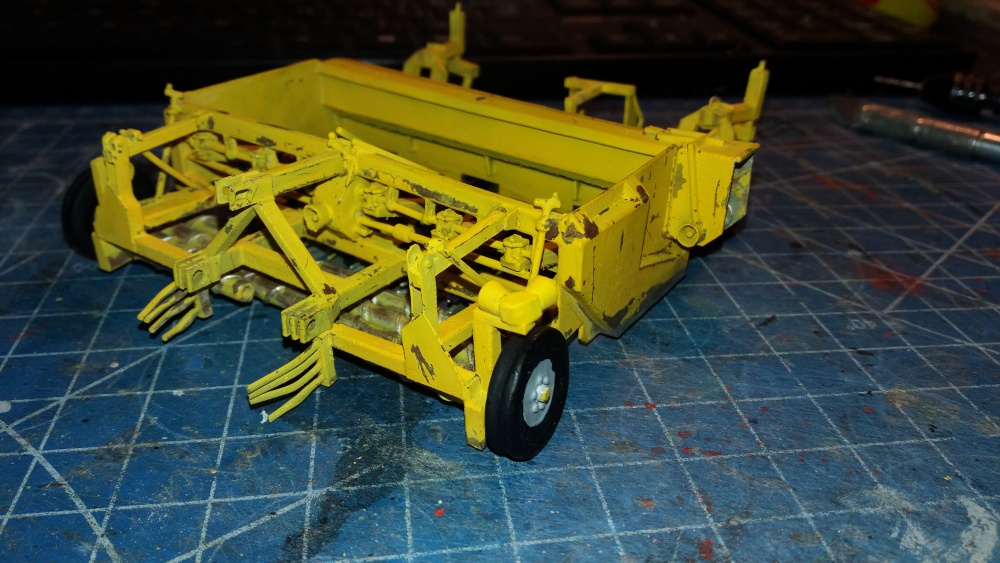 370879