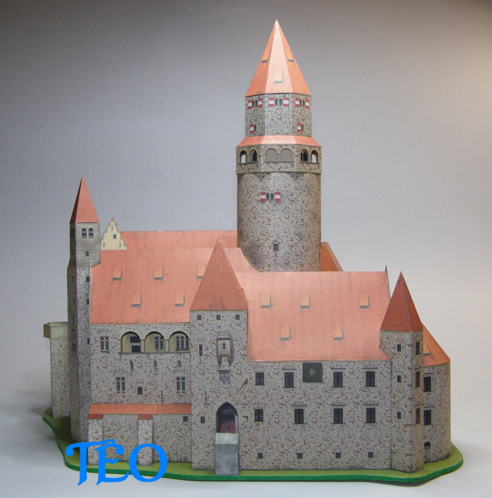 Hrad Bouzov (Plná velikost v novém okně) Hrad Bouzov