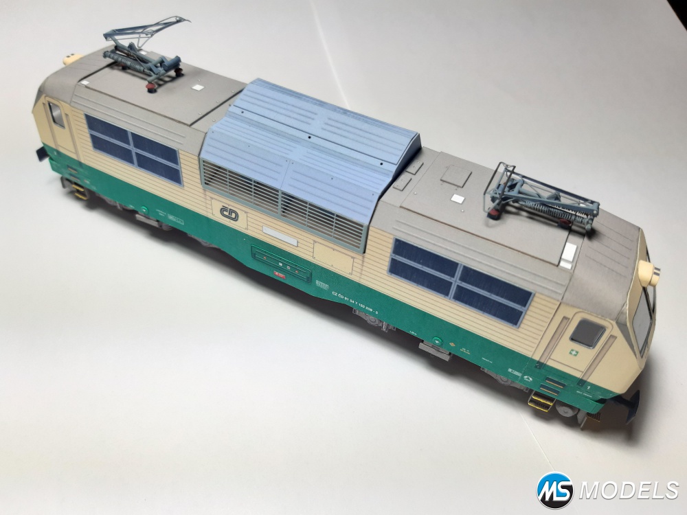 371476