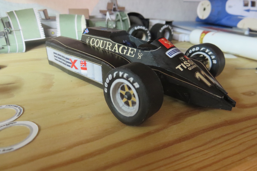 Lotus 87; British GP 1981; Elio de Angelis (Plná velikost v novém okně) Lotus 87; British GP 1981; Elio de Angelis