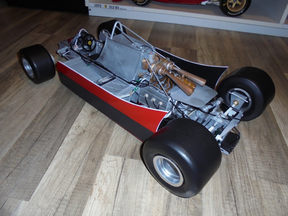 376093