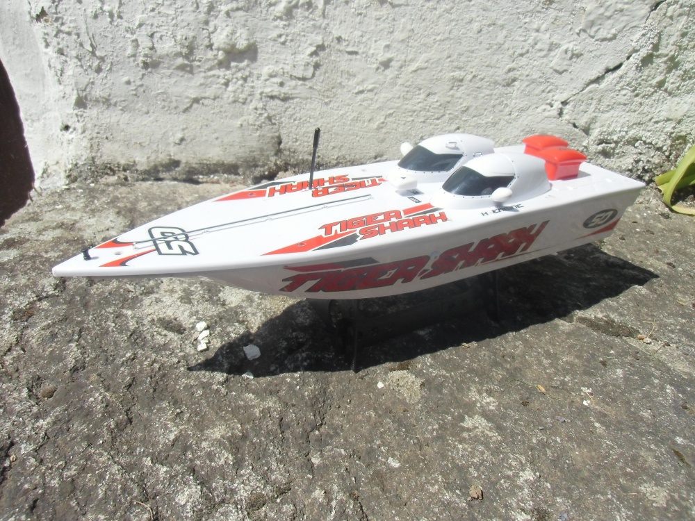 Silver Shark a další lodě (Plná velikost v novém okně) Silver Shark a další lodě