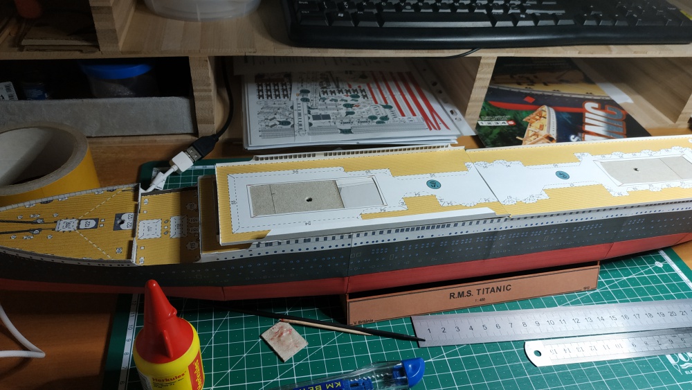 R.M.S. TITANIC (Pln� velikost v nov�m okn�) R.M.S. TITANIC