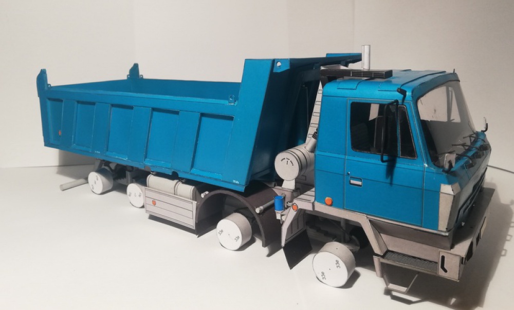 373402