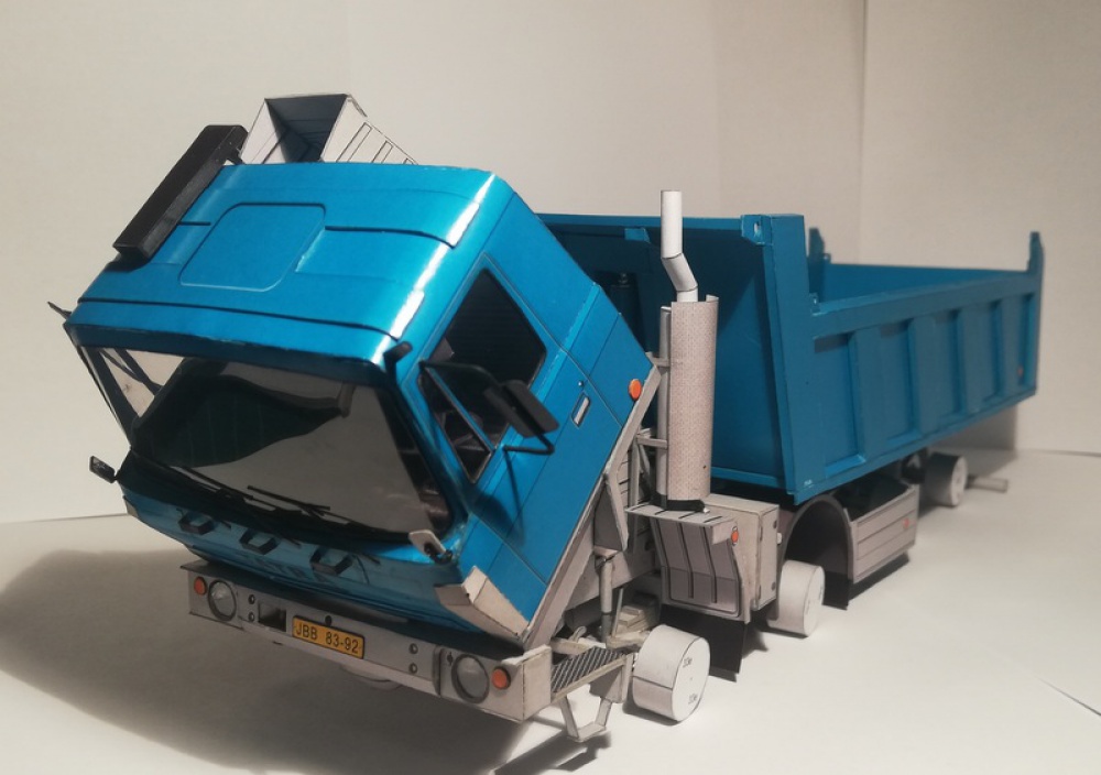 373404