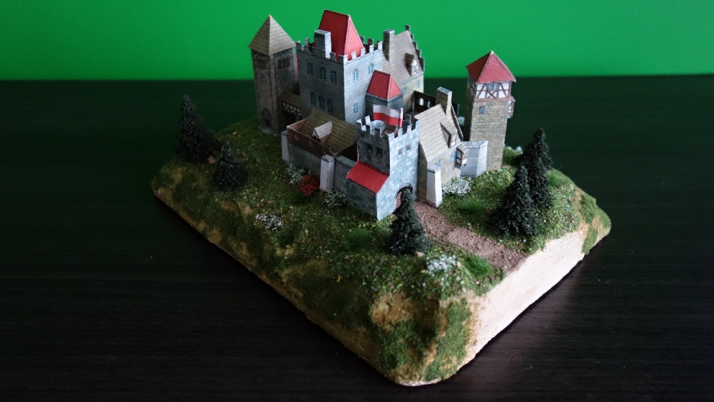 Románský hrad (Plná velikost v novém okně) Románský hrad