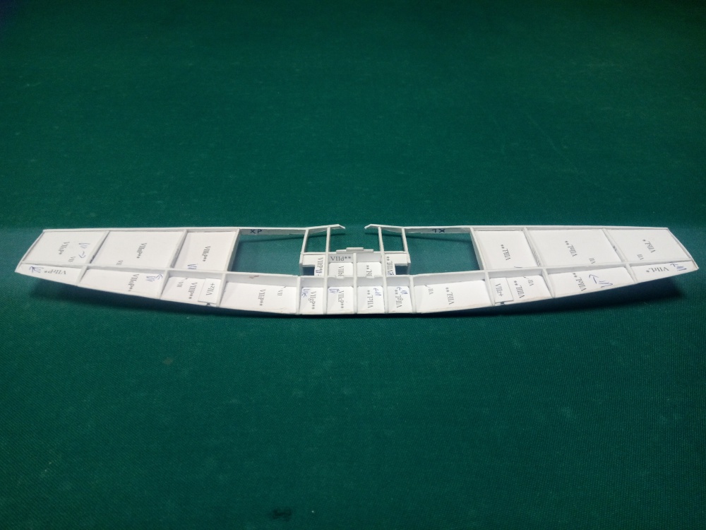Spitfire LF.IX (Plná velikost v novém okně) Spitfire LF.IX
