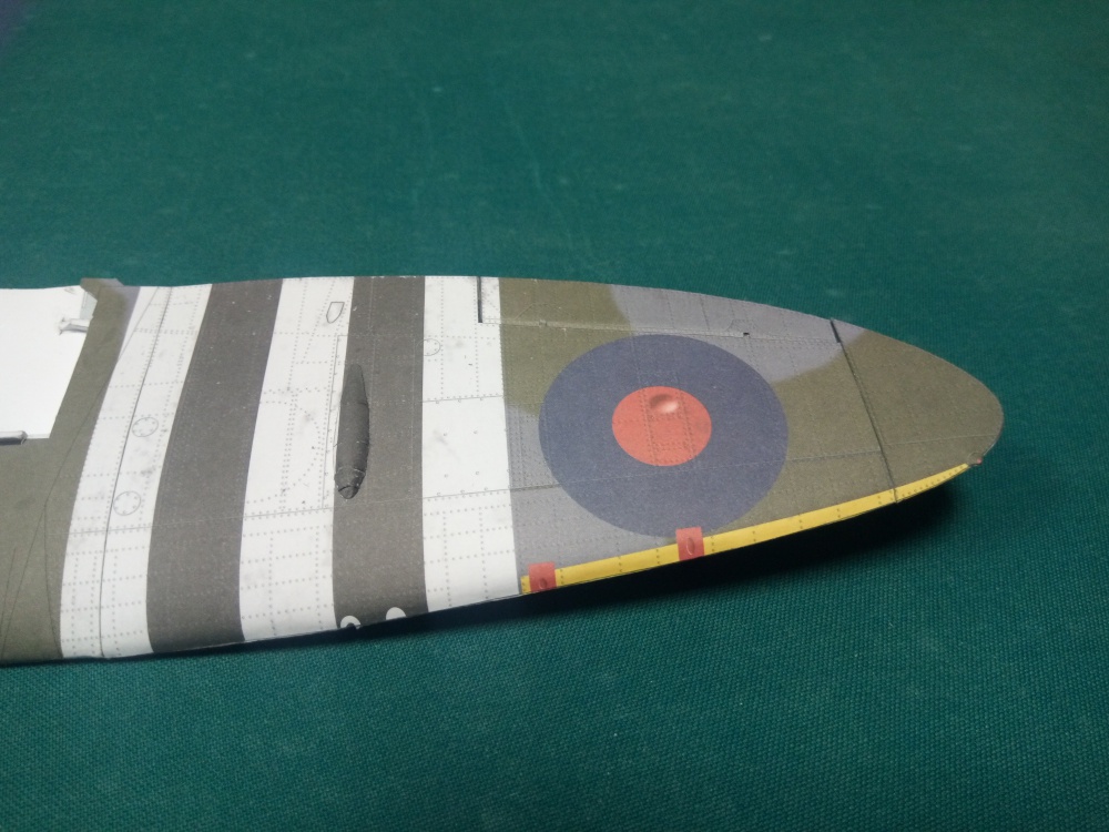 Spitfire LF.IX (Plná velikost v novém okně) Spitfire LF.IX