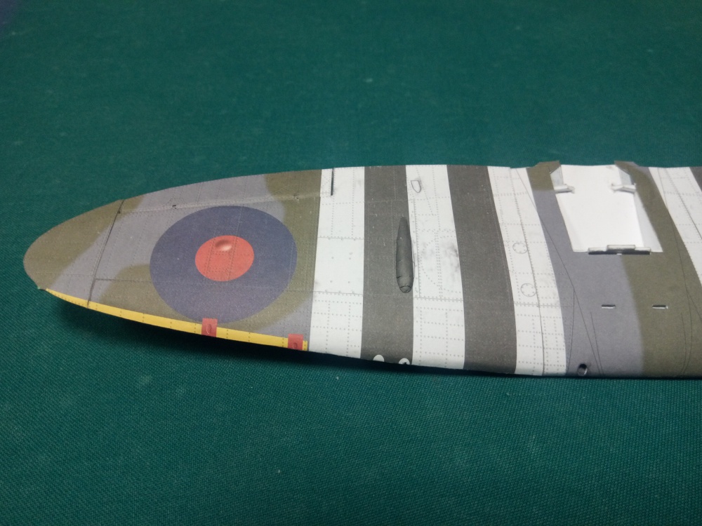 Spitfire LF.IX (Plná velikost v novém okně) Spitfire LF.IX