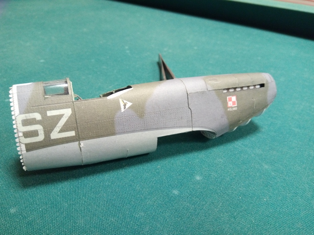 Spitfire LF.IX (Plná velikost v novém okně) Spitfire LF.IX