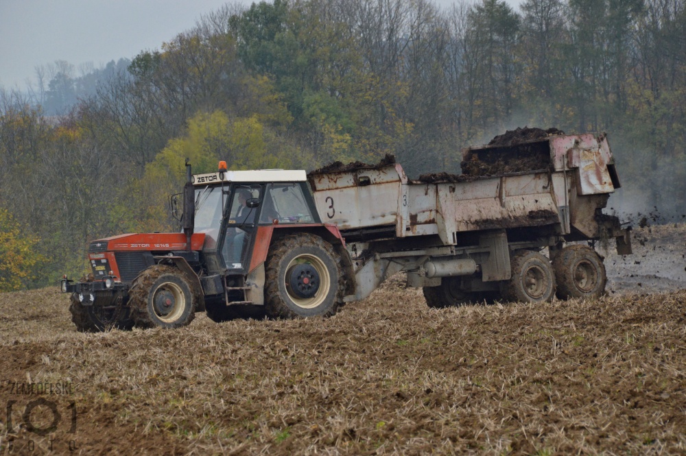 Rozmetadlo RMA-8 / 1:32 / AGROMODELS + vlastní úpravy (Plnďż˝ velikost v novďż˝m oknďż˝) Rozmetadlo RMA-8 / 1:32 / AGROMODELS + vlastní úpravy