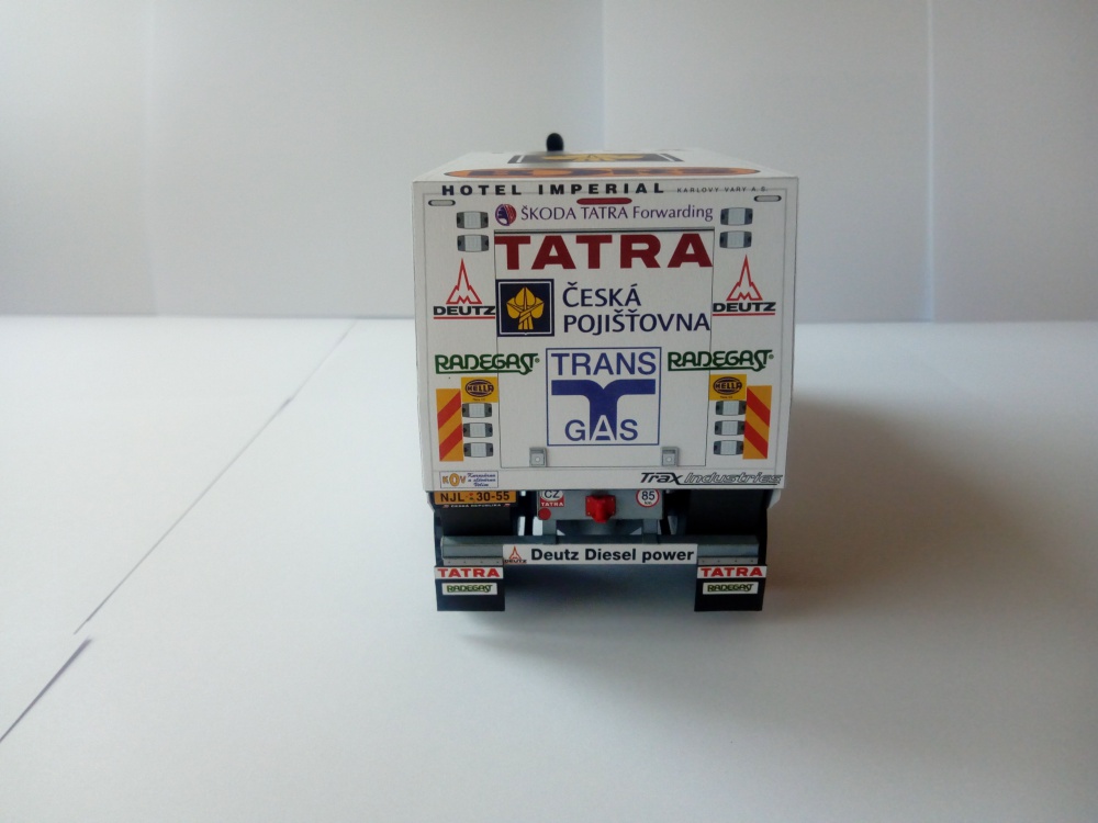 TATRA T 815 - 2 ZV R 45 - 16400 4x4.1 abák, Dakar 2002 (Plná velikost v novém okně) TATRA T 815 - 2 ZV R 45 - 16400 4x4.1 abák, Dakar 2002