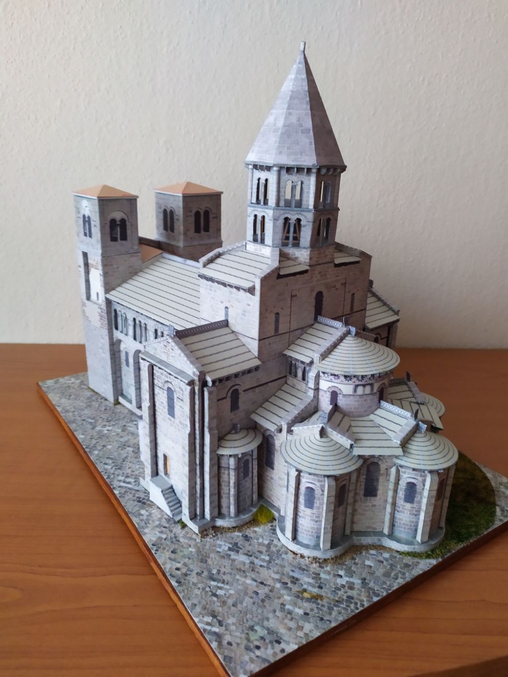 Église de Saint Nectaire (Plná velikost v novém okně) Église de Saint Nectaire