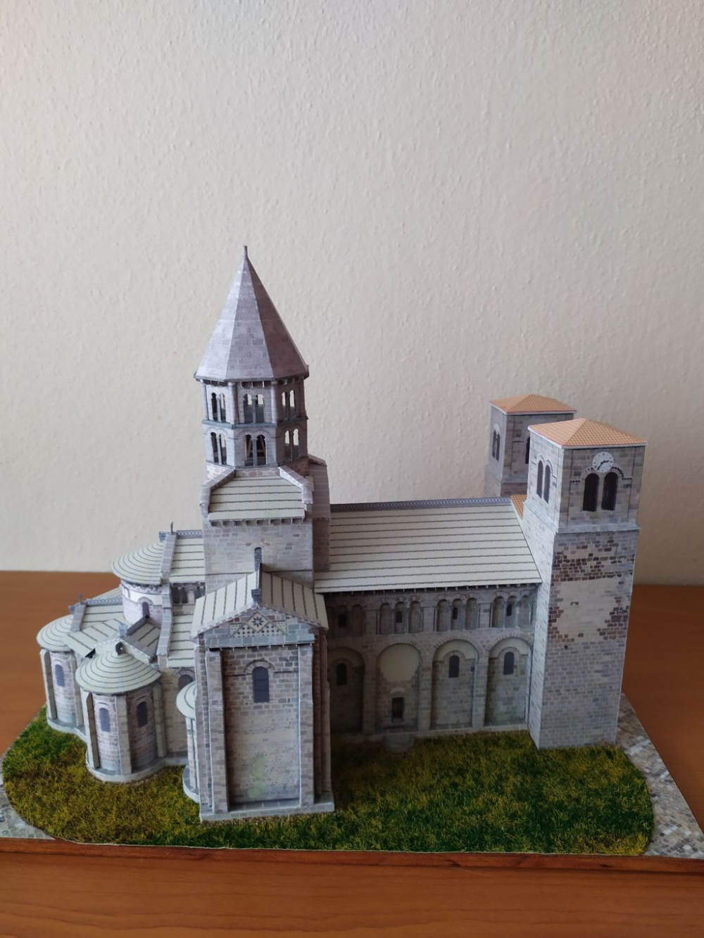 Église de Saint Nectaire (Plná velikost v novém okně) Église de Saint Nectaire