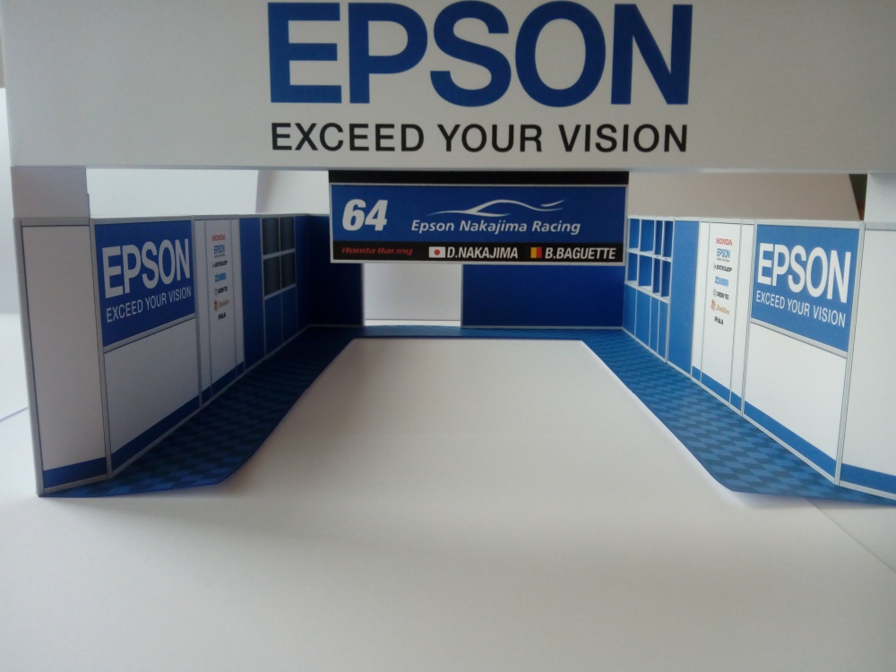 Epson Nakajima Racing Super GT 500 - zázemí týmu (Plná velikost v novém okně) Epson Nakajima Racing Super GT 500 - zázemí týmu
