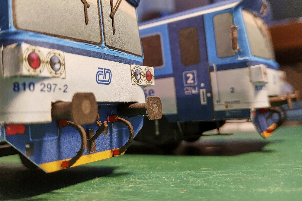 377699
