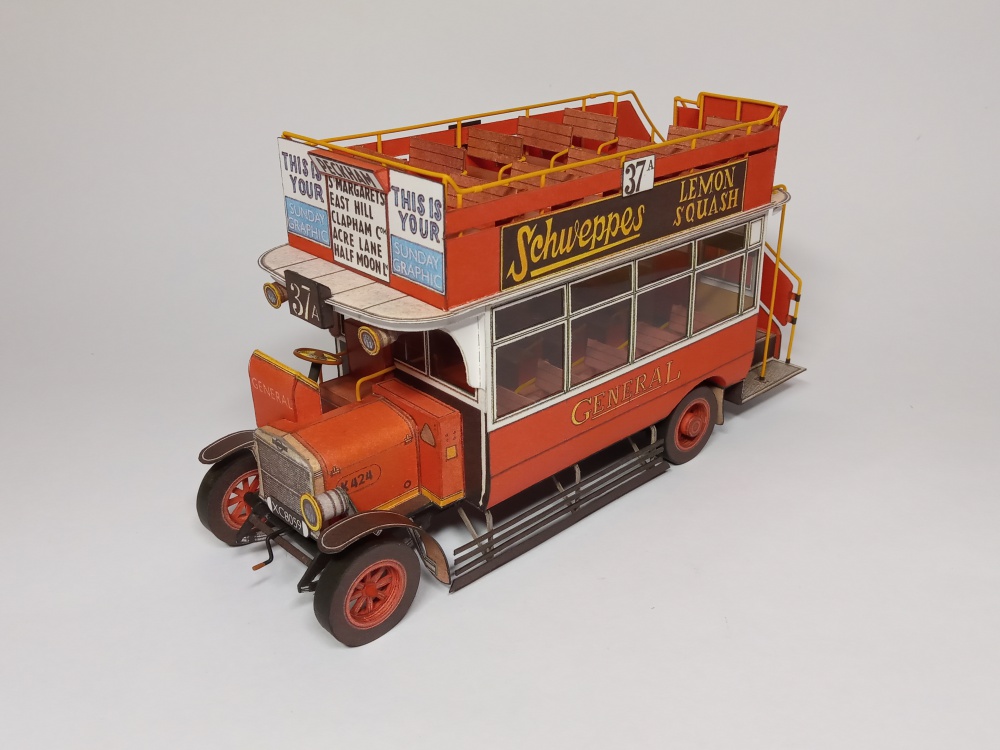 Lond�nsk� patrov� autobus K-AEC