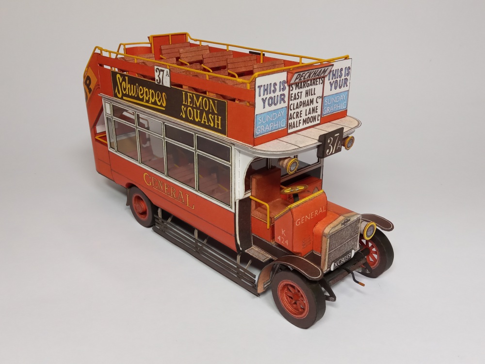 Londýnský patrový autobus K-AEC (Plná velikost v novém okně) Londýnský patrový autobus K-AEC
