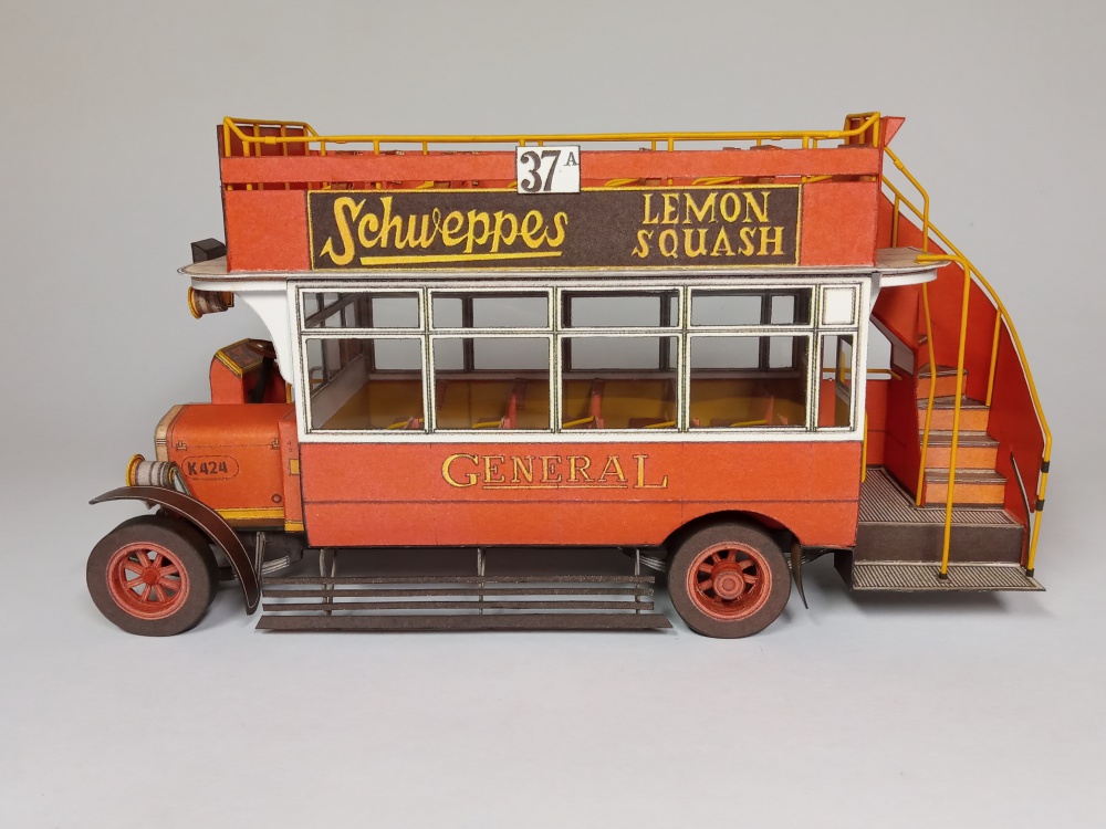 Londýnský patrový autobus K-AEC (Plná velikost v novém okně) Londýnský patrový autobus K-AEC