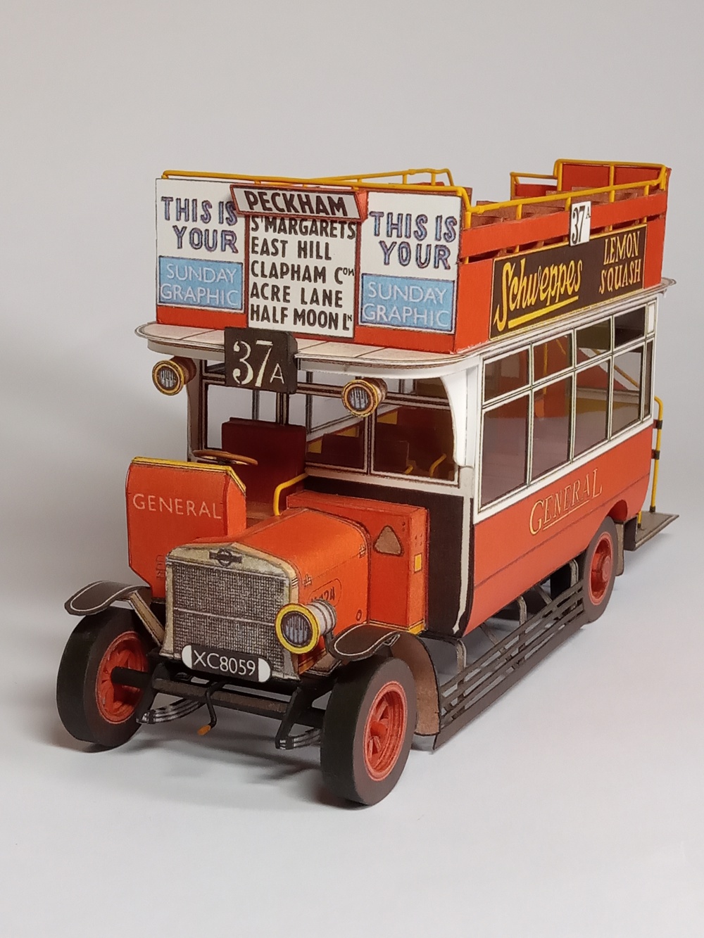 Lond�nsk� patrov� autobus K-AEC