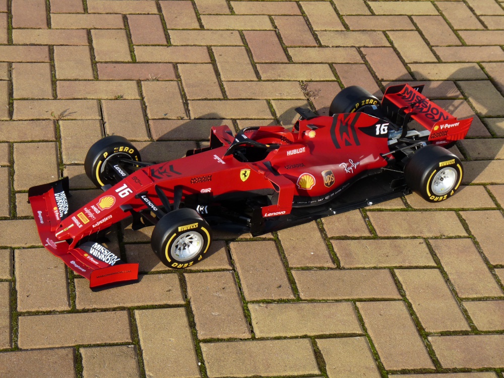 Ferrari SF 90 (Plná velikost v novém okně) Ferrari SF 90