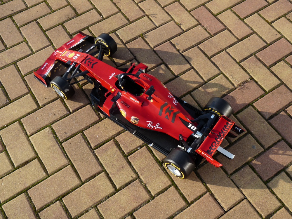 Ferrari SF 90 (Plná velikost v novém okně) Ferrari SF 90