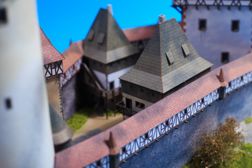 Týřov - rekonstrukce zříceniny hradu (Plná velikost v novém okně) Týřov - rekonstrukce zříceniny hradu