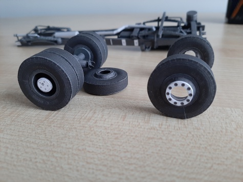 LIAZ 100.05 / AK Modely / 1:32 LIAZ 100.05 / AK Modely / 1:32