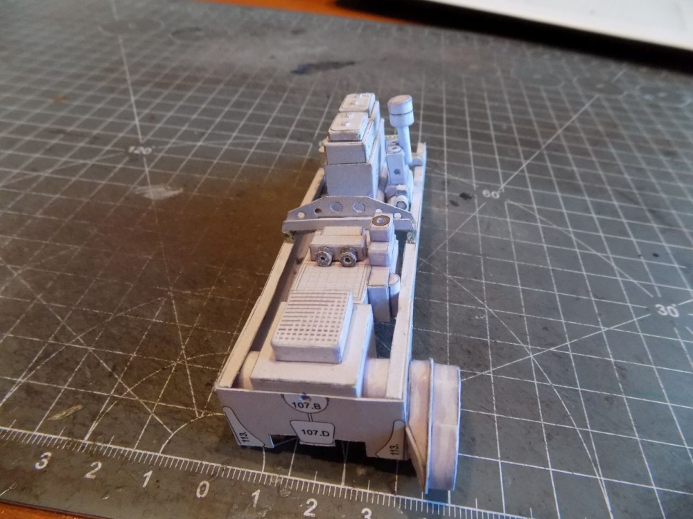 384104